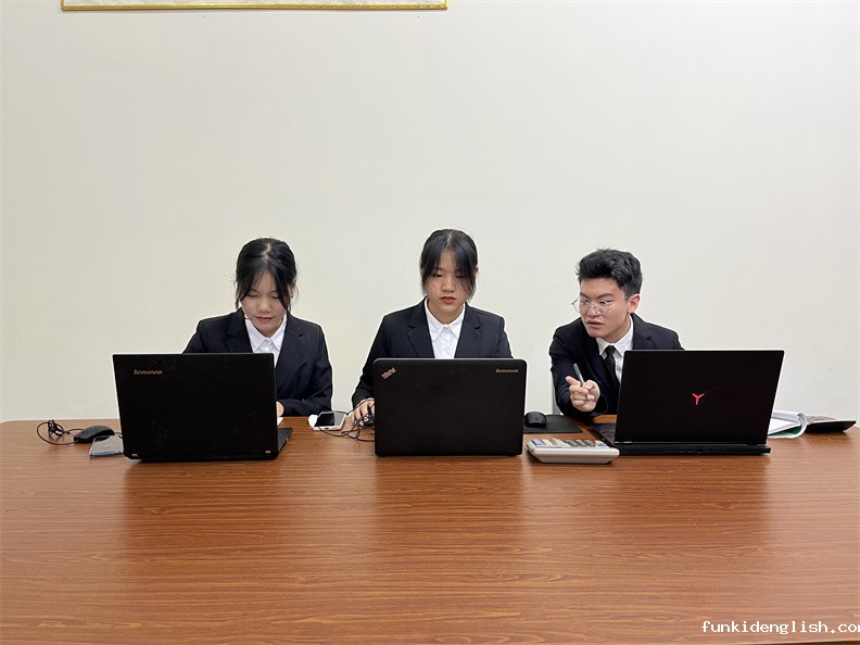 787309bb7c4e145cb2cce753a0d3d56b.jpg 图3 我校参赛2队参加全国冠军赛_副本.jpg