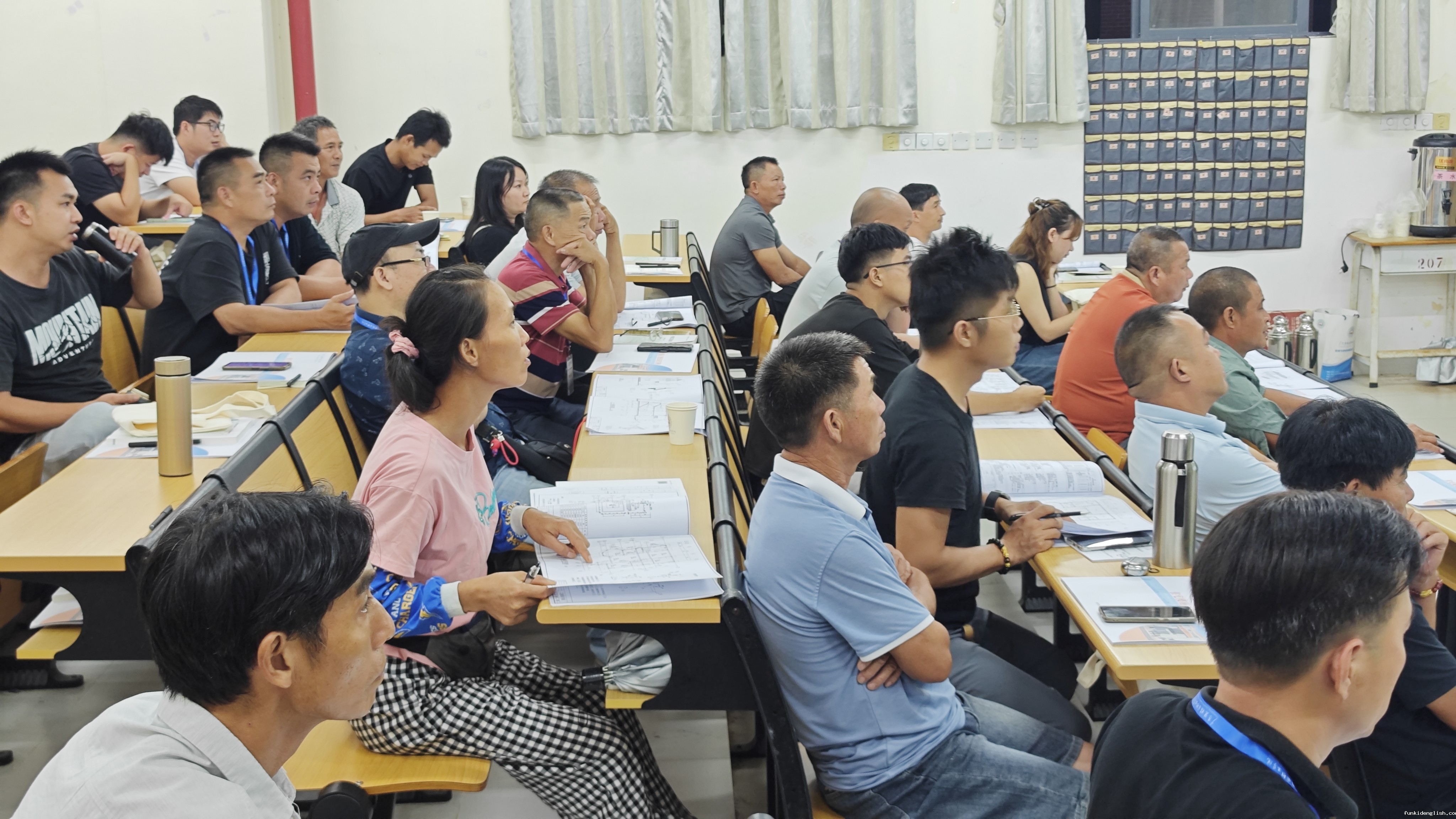 8c71138c6110d21bf351d2346bc85375.jpg 8c71138c6110d21bf351d2346bc85375.jpg