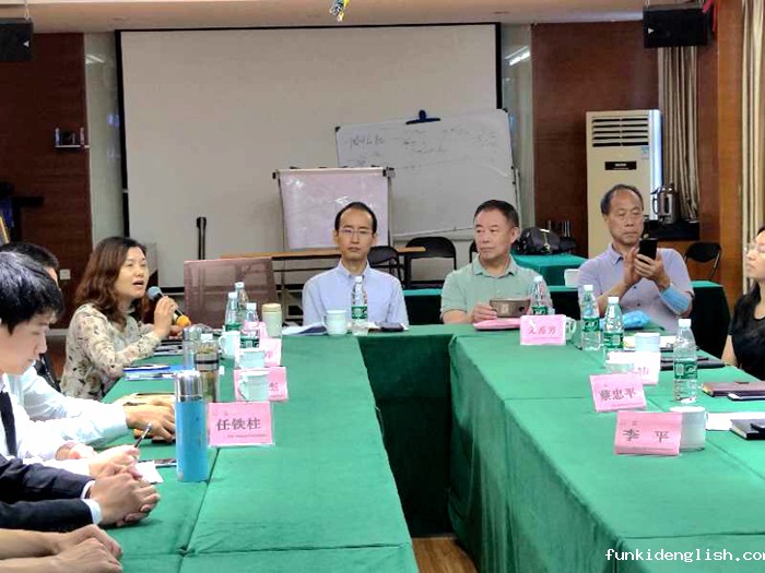 123829a4a9d4e803333768f2efa28e74.jpg 评委点评.jpg