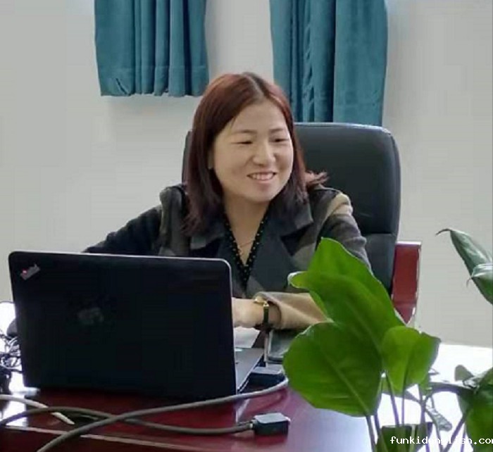 3691c3b537597093a9df952caf4c2117.jpg 学生处负责人做分享交流.jpg